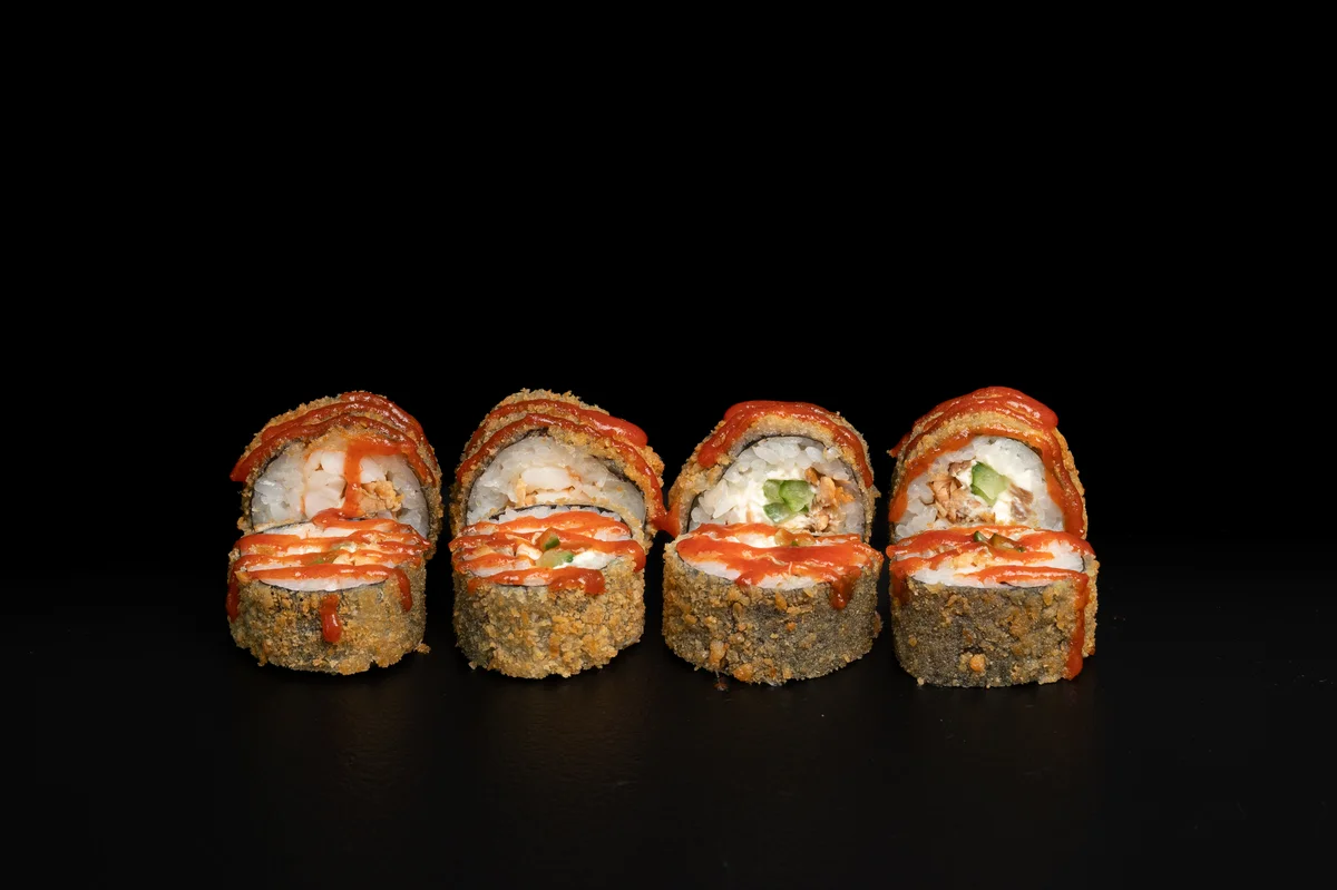 Ролл в темпуре с лососем-терияки