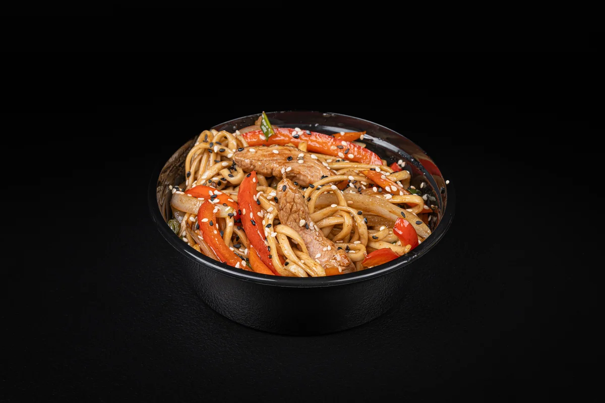 Удон с курицей в соусе терияки